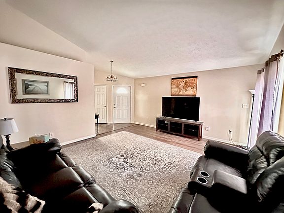 5th image of 434 Vernon Pl
