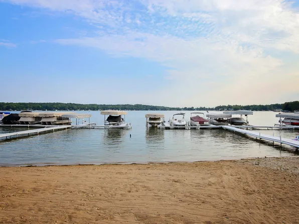 131 Lance Dr APT 5, Twin Lakes, WI 53181