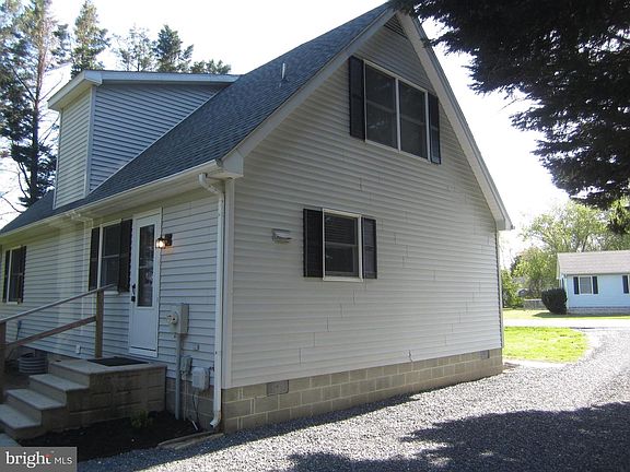 3rd image of 308 Glen Oak Cir