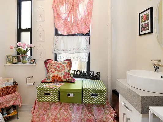 Sold by Sotheby's International Realty | media 22