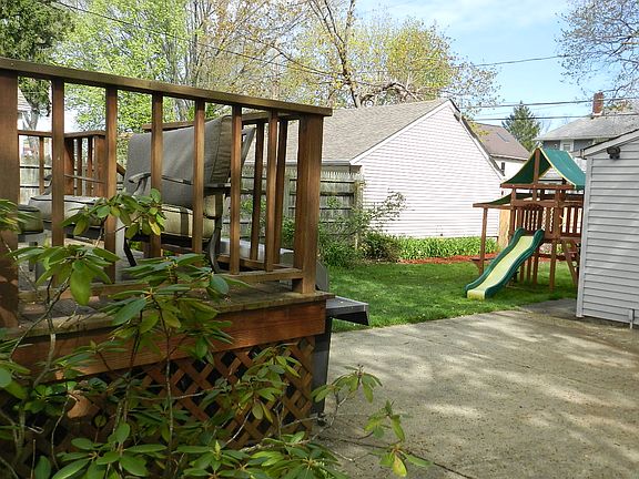 3rd image of 246 Cornell Ave