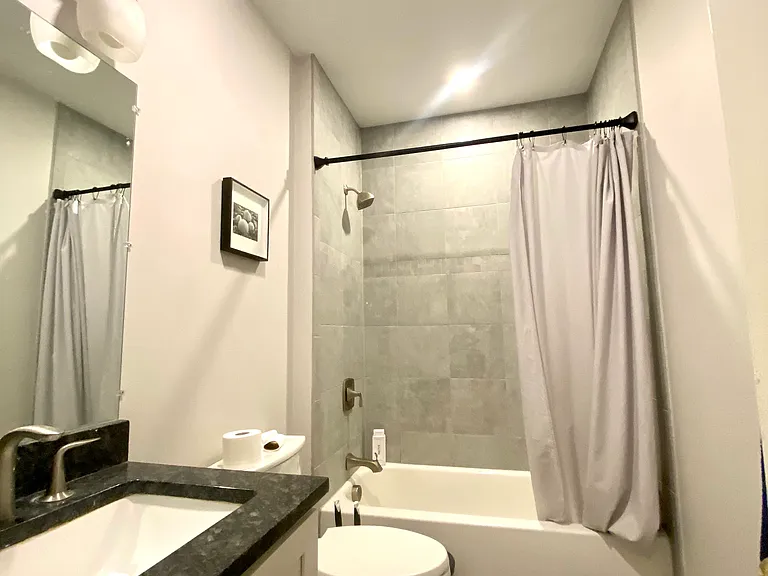 1433 Cambridge St — Photo 10