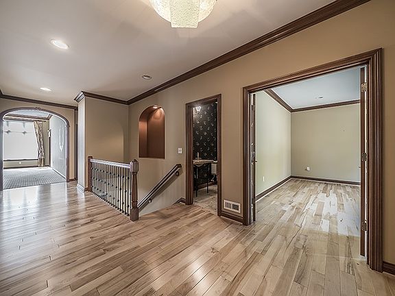 5th image of 953 Squire Valley Dr