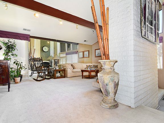 3rd image of 31730 Bainbrook Ct