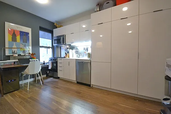 Rented by Bold New York | media 19