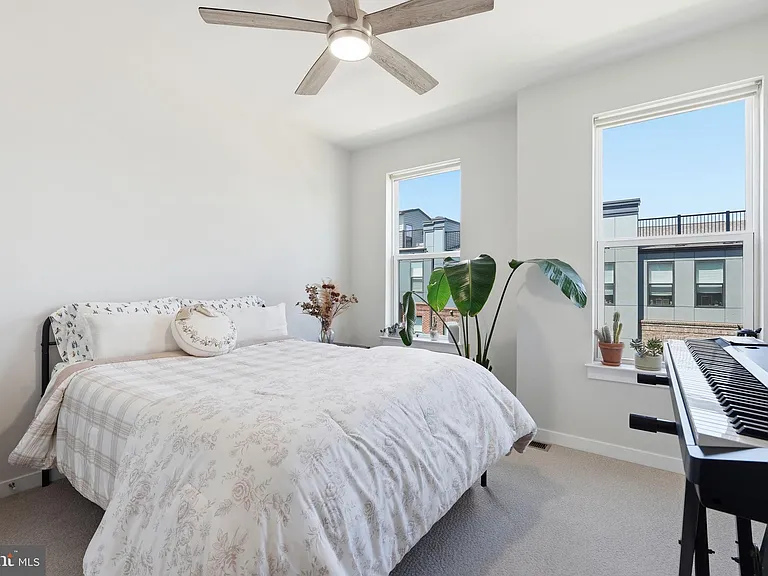 44617 Wolfhound Sq — Photo 16