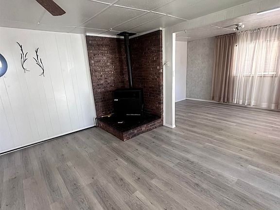 2nd image of 122 Delgado St