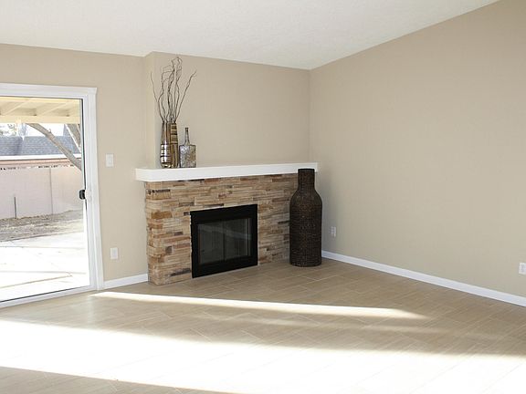 3rd image of 6701 Glendora Dr NE