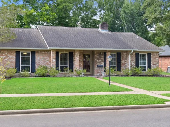 15214 Saint Cloud Dr, Houston, TX 77062