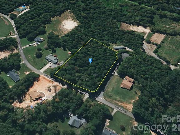 2nd image of 3001 Stablefarm Rd