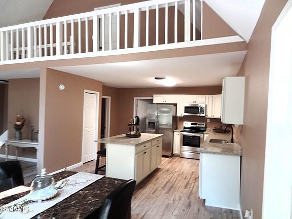 4th image of 3148 Yuork Dr
