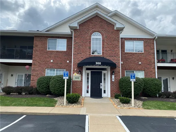 300 Hidden Ridge Ct APT 204, South Park, PA 15129