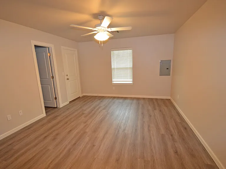 11227 Howard Dr — Photo 7