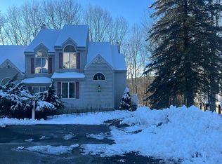 74 Laurelwoods Dr, Lake Harmony, PA