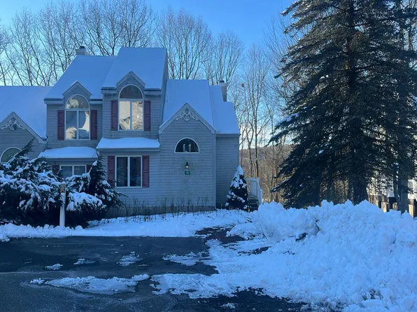 74 Laurelwoods Dr, Lake Harmony, PA 18624