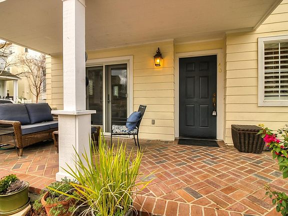 3rd image of 40 Biscay Ct