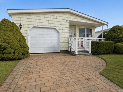 54 Dogwood Lane, Manorville, NY, 11949