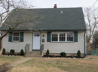 325 E Stafford Ave, Laurel Springs, NJ 08021