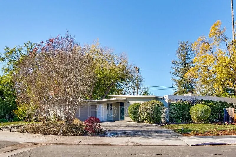 3733 Carlson Cir photo 1