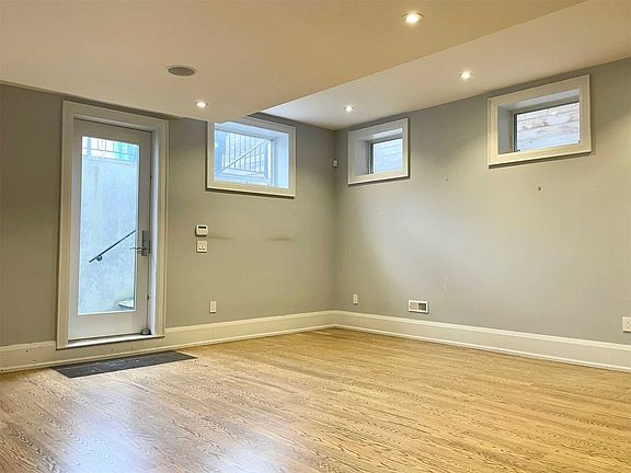 2nd image of 597 Montbeck Cres