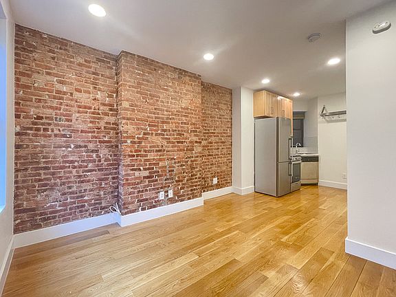 2nd image of 421 E 81st St APT 3RE