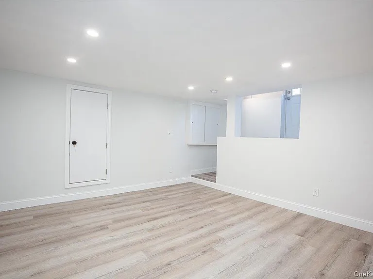 310 Columbus Pkwy — Photo 17
