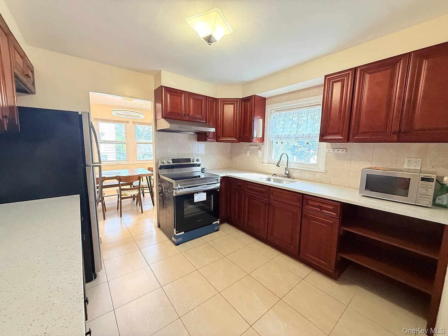 3 bed, 2.0 bath, 1300 sqft, $3,100 — Photo 4
