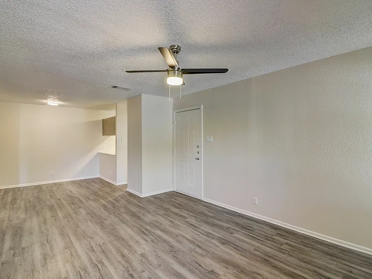 9-web-or-mls-Lake Park Rd-009