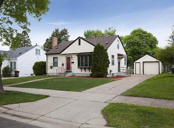 2nd image of 251 Roeller Ave E