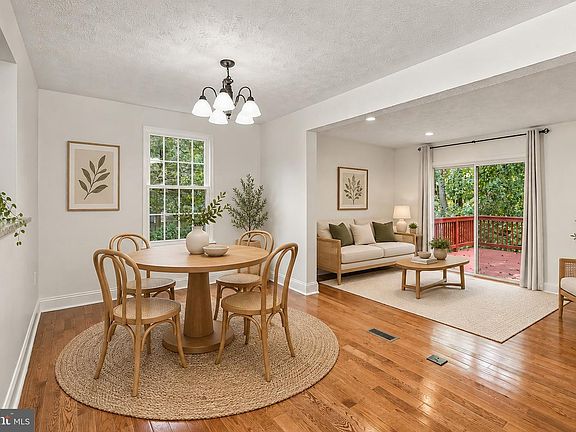 5th image of 627 Coral Reef Dr