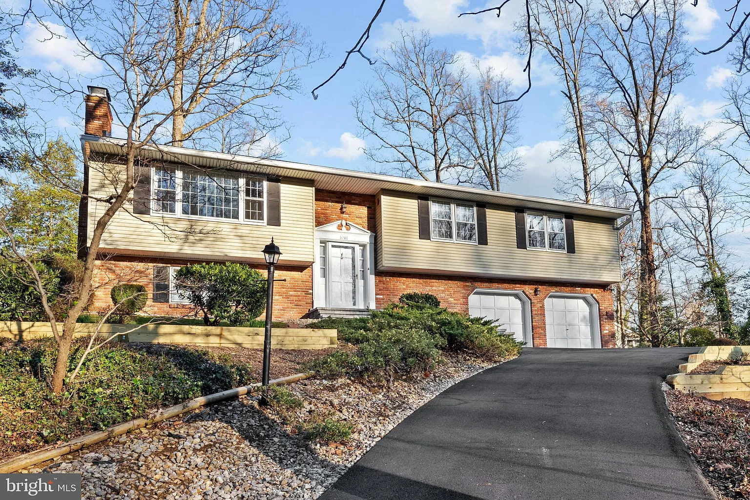 1061 Nova Cir photo 1