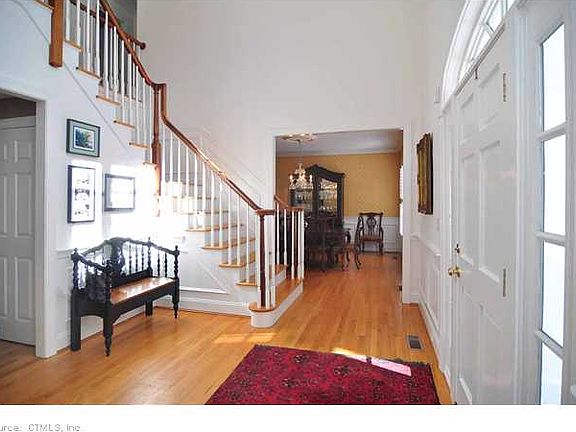 4th image of 6 Black Oak Dr