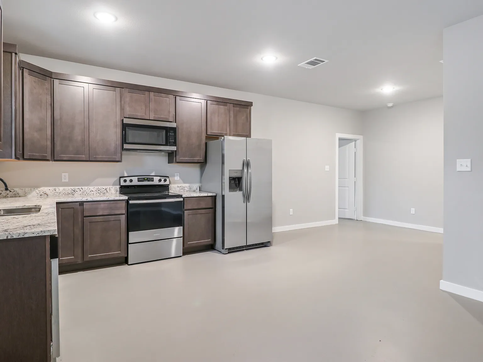 2 bed, 1000 sqft, $1,320 — Photo 4