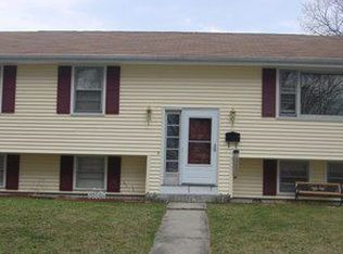 27 Emond St, Putnam, CT 06260