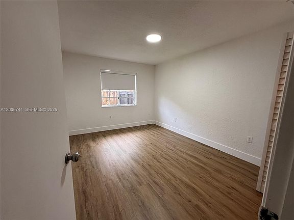 4th image of 15741 NW 40th Ct #B