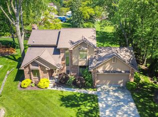 6718 Forest Park Dr, Troy, MI 48098