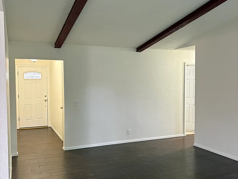 2101 W Gary St — Photo 8