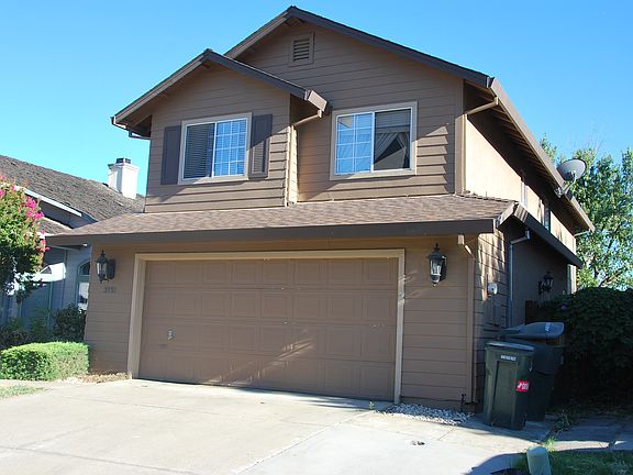 3rd image of 3932 Diane Dr