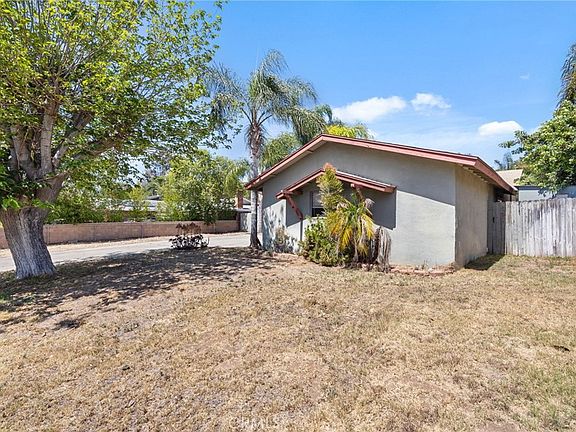 3rd image of 10937 Desert Sand Ave