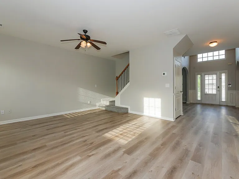 215 Madison Grace Ave — Photo 4