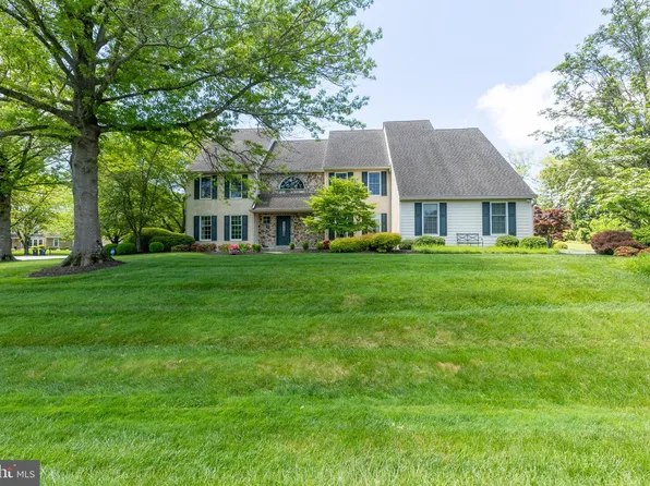 27 Autumnwood Dr, Newark, DE 19711