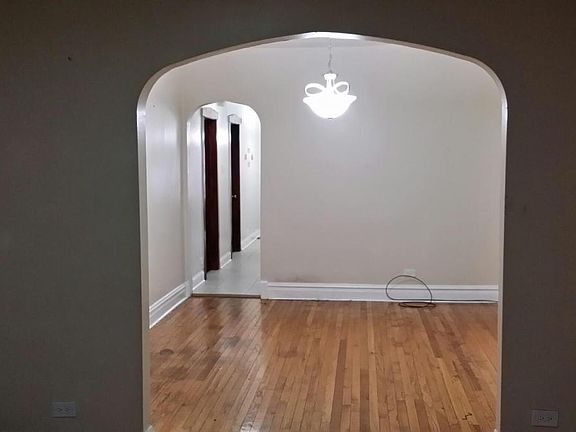 4th image of 4900 W Henderson St #1