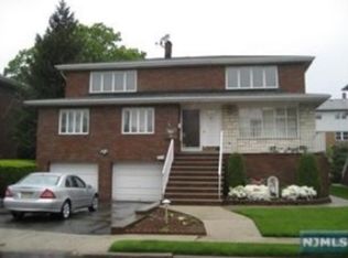 1439 11th St #2, Fort Lee, NJ 07024