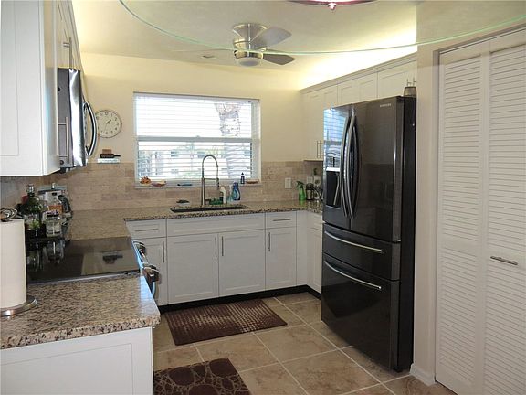 5th image of 675 W Lake Jasmine Cir Unit 675-207
