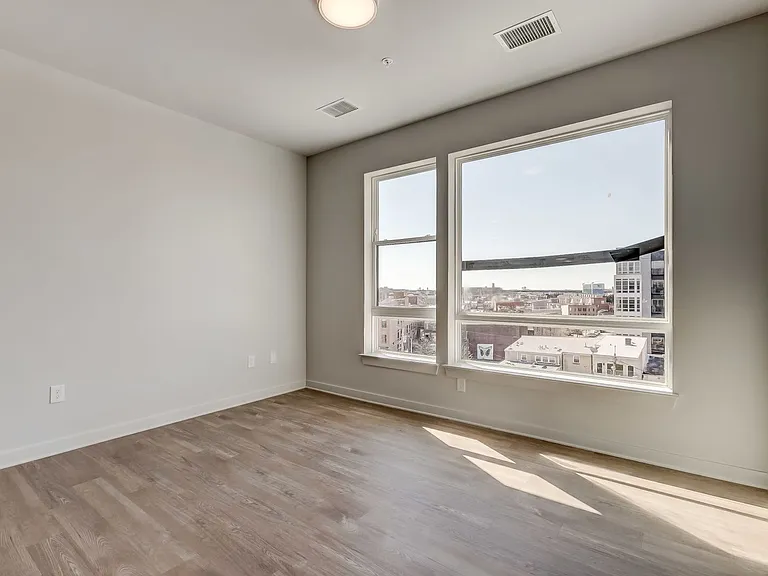 115 W Hamburg — Photo 31