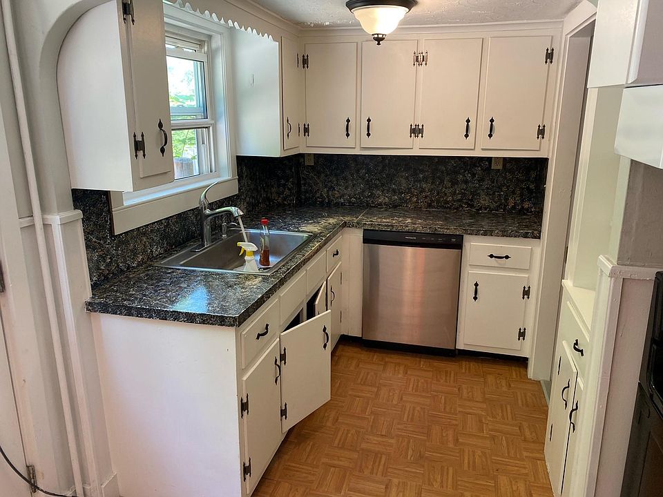 6668 Oak St, Bridgewater, MA 02324 Zillow