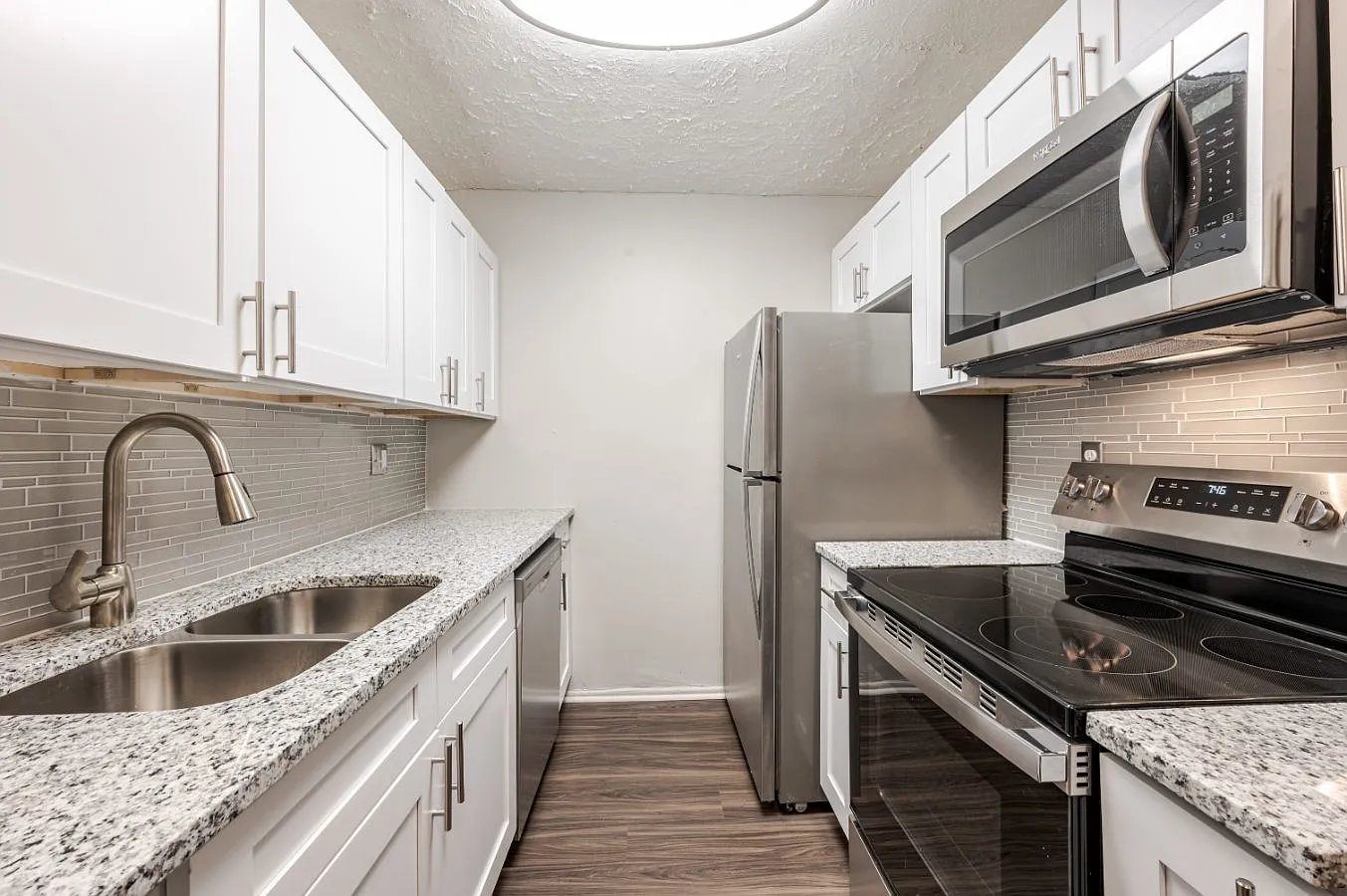 Lakeshore Drive Apartment Homes — Photo 4