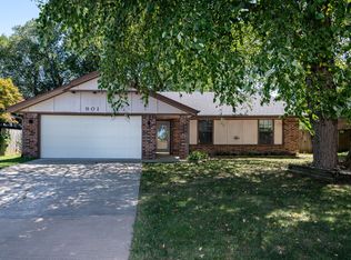 901 S 22nd St, Rogers, AR 72758