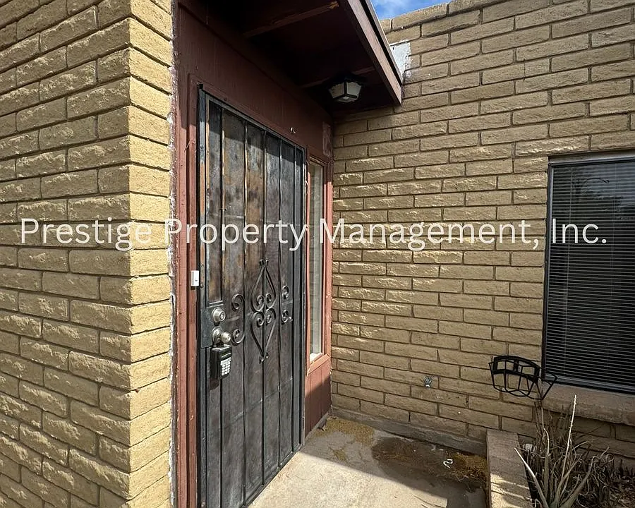 2115-17 N Bell Ave #19-N