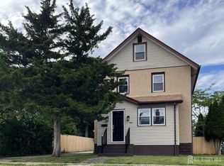 8 Germantown Ave, Edison, NJ 08817